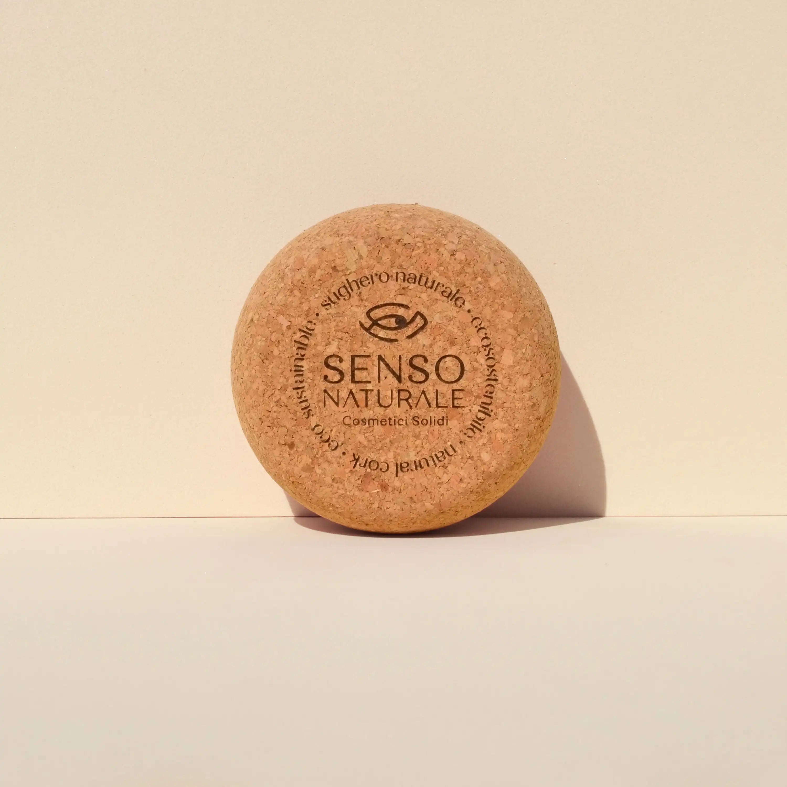 Contenitore in sughero naturale per conservare shampoo e oli corpo solidi in modo ecologico e sostenibile