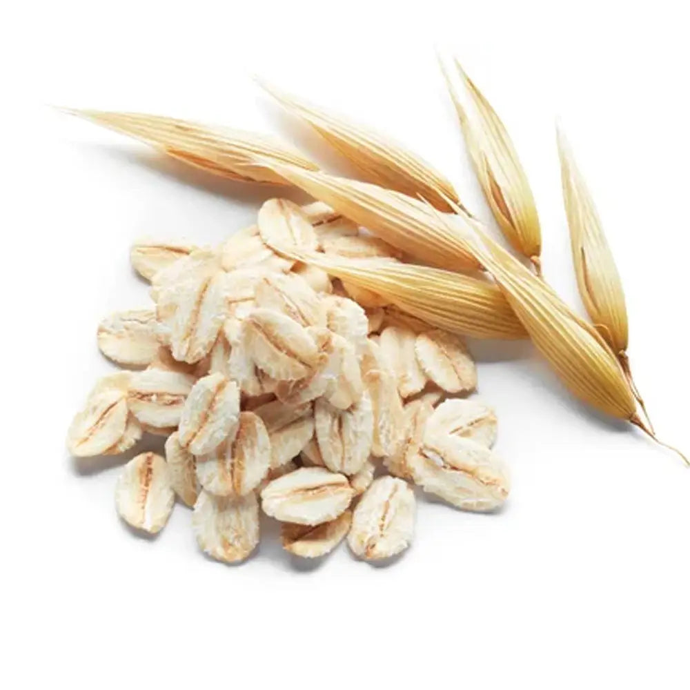 L’estratto di Avena Sativa dona idratazione e morbidezza ai capelli. Perfetto per cuoio capelluto sensibile, combatte prurito, secchezza e protegge la fibra capillare.