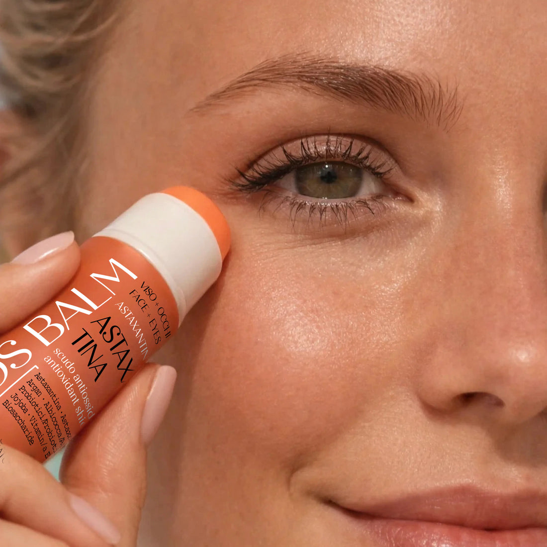 Astaxantina: la rivoluzione del "Red Glow" e il futuro della skincare anidra