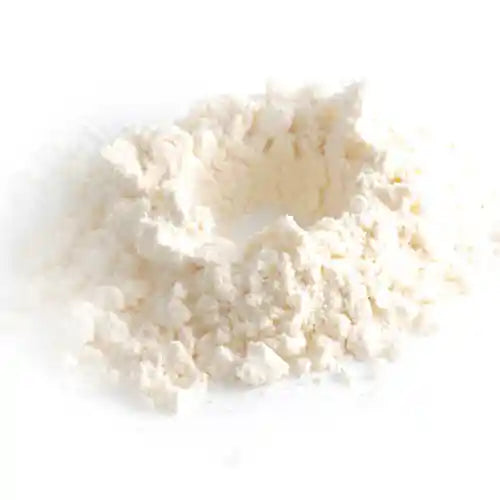 Amido di riso o tapioca, dalle proprietà opacizzanti e lenitive, ideale per assorbire l’eccesso di sebo e lasciare la pelle morbida, setosa e uniforme.