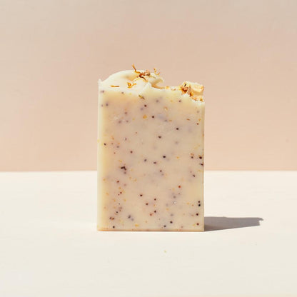 Bálsamo exfoliante corporal de avena y cedro