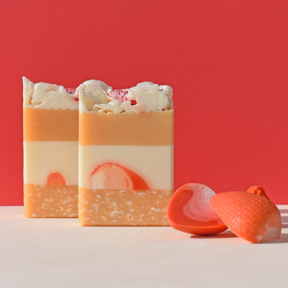 Bath Foam / Body Shower Balm PROSECCO AND STRAWBERRIES