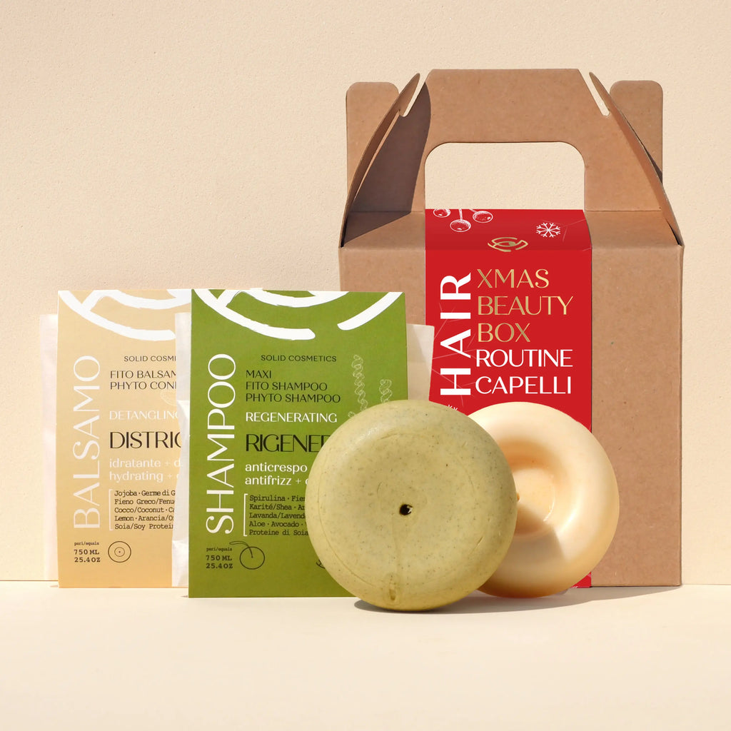 Kit capelli ricci natalizio Senso Naturale – Xmas Box con shampoo e balsamo solidi per definire e nutrire i ricci, confezione regalo ecologica in stile natalizio.
